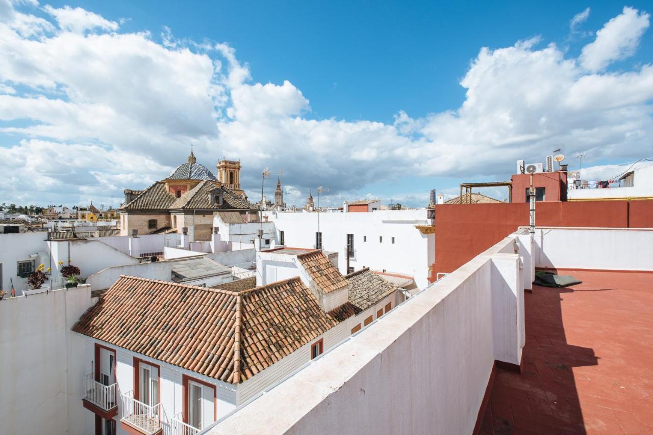 El Apartamento Del Reloj De Sol Seville Exterior photo